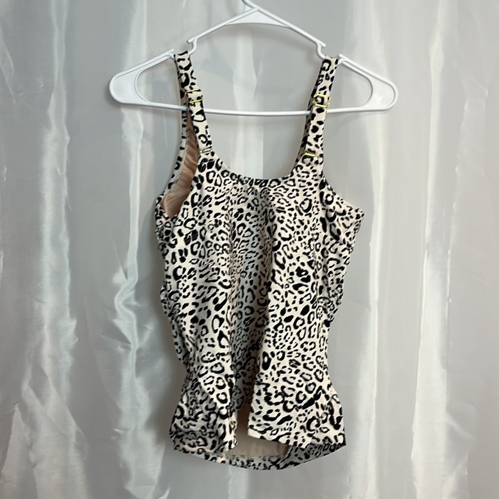 Women’s swim top. 2095 - Picture 2 of 4